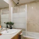 아파트 Anla - 2 Bedrooms And Parking In Arroios 리스본