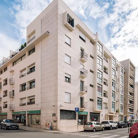 Anla - 2 Bedrooms And Parking In Arroios Apartment *