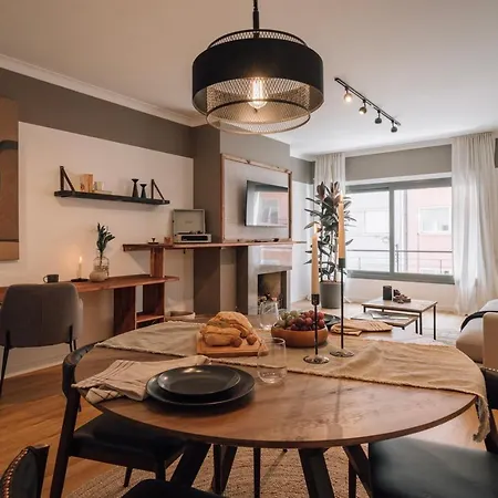 Anla - 2 Bedrooms And Parking In Arroios Apartment